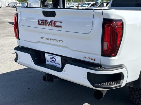 Used 2022 GMC Sierra 2500 AT4 w/ AT4 Premium Plus Package AWD/4WD image 14