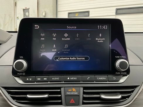 Used 2025 Nissan Altima 2.5 SV image 29