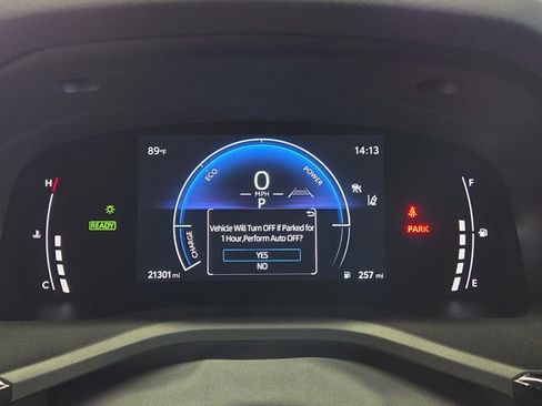 Used 2025 Toyota Camry SE FWD image 11