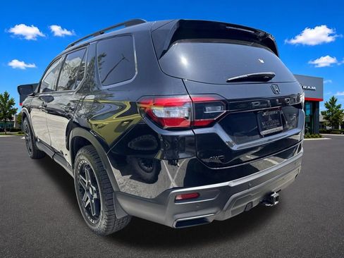 Used 2023 Honda Pilot Touring image 5