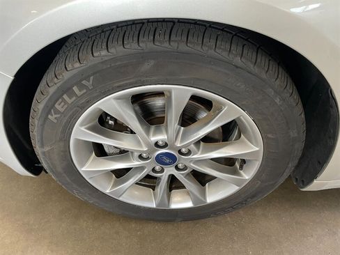 Used 2017 Ford Fusion SE FWD image 22