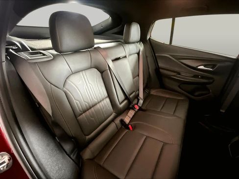Certified 2025 Buick Envista Avenir FWD image 19