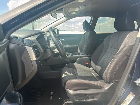 Used 2025 Nissan Rogue SV FWD image 4