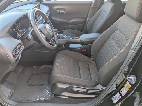 Used 2025 Honda HR-V Sport image 12