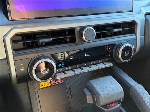 Used 2024 Toyota Tacoma TRD Off-Road w/ TRD Off Road Premium Package AWD/4WD image 13