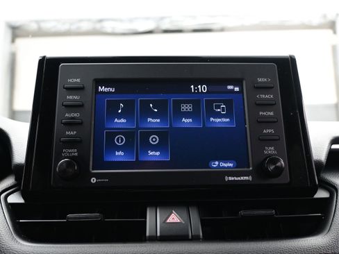 Used 2022 Toyota RAV4 LE AWD/4WD image 18