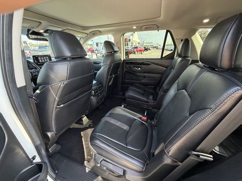 Used 2024 Honda Pilot Touring image 12