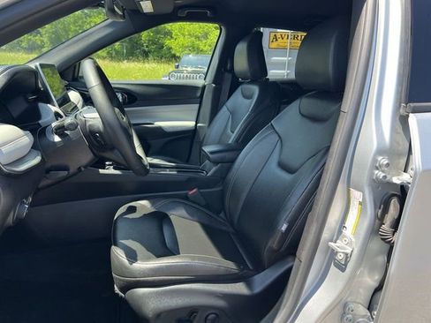 Used 2025 Jeep Compass Limited AWD/4WD image 23