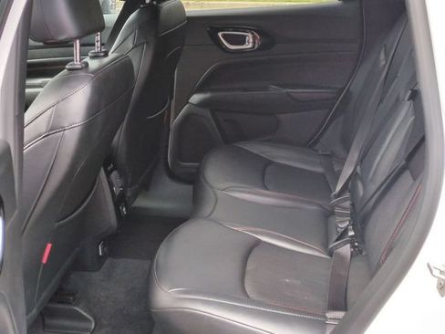Used 2025 Jeep Compass Trailhawk AWD/4WD image 25