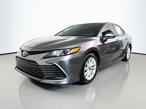 Used 2023 Toyota Camry LE FWD image 10