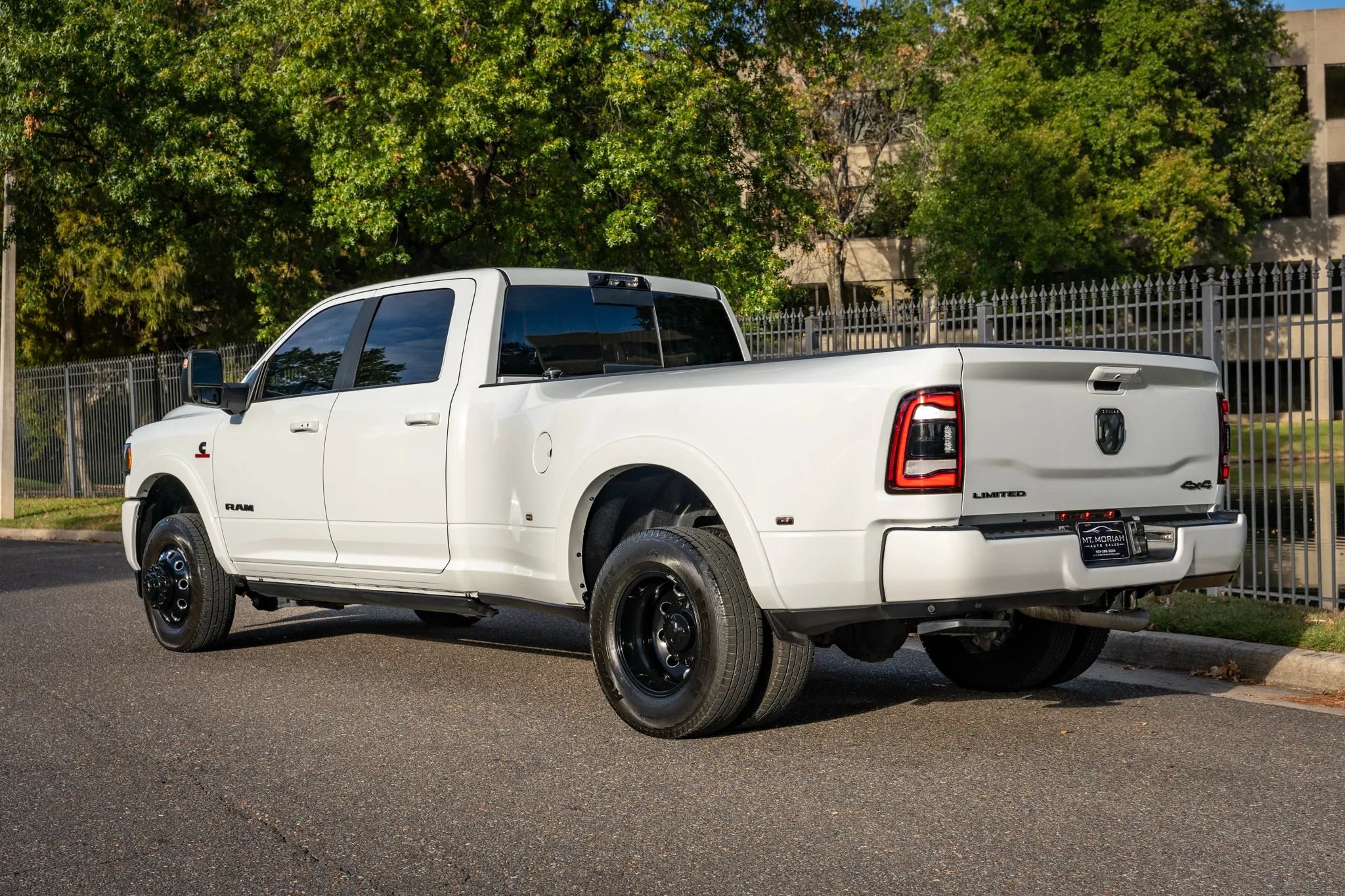 Used 2024 RAM 3500 Limited w/ Night Edition AWD/4WD image 8