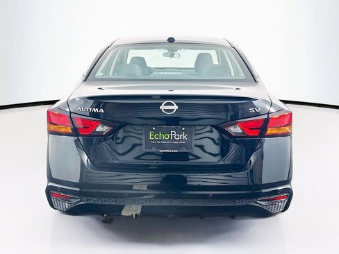 Used 2024 Nissan Altima 2.5 SV image 7