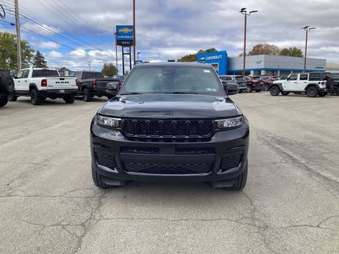New 2025 Jeep Grand Cherokee L Altitude AWD/4WD image 2