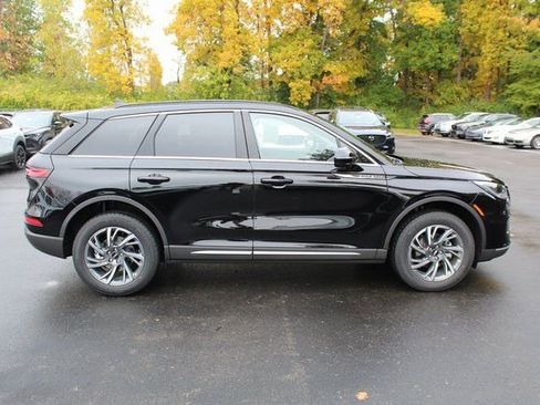 New 2026 Lincoln Corsair Premiere AWD/4WD image 2