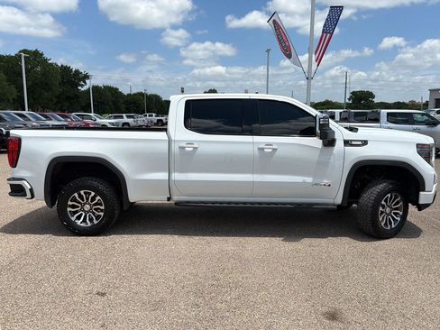 Used 2023 GMC Sierra 1500 AT4 w/ Technology Package AWD/4WD image 2