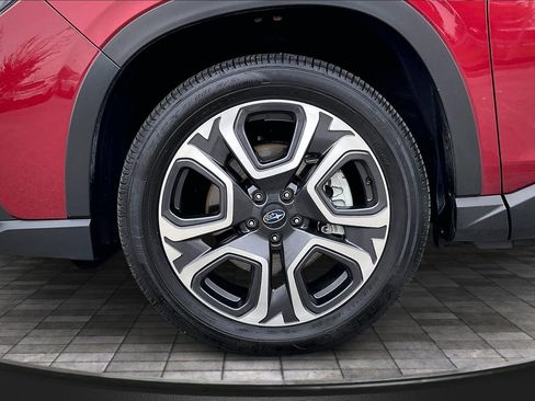 Used 2024 Subaru Ascent Limited w/ Technology Package image 8