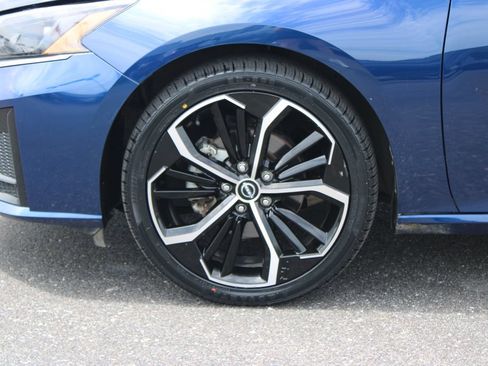 Used 2024 Nissan Altima 2.5 SR FWD image 19