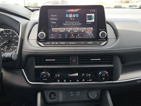 Used 2025 Nissan Rogue SV AWD/4WD image 13