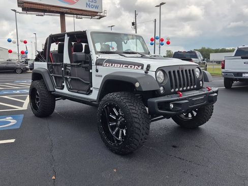Used 2017 Jeep Wrangler Unlimited Rubicon AWD/4WD image 14