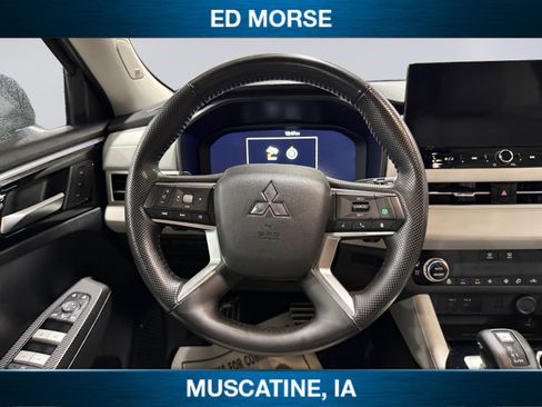 Used 2025 Mitsubishi Outlander SEL image 12