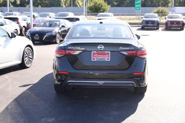 Certified 2022 Nissan Sentra SR w/ SR Premium Package FWD image 6