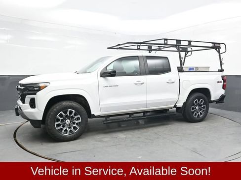 Used 2024 Chevrolet Colorado Z71 w/ Advanced Trailering Package AWD/4WD image 3