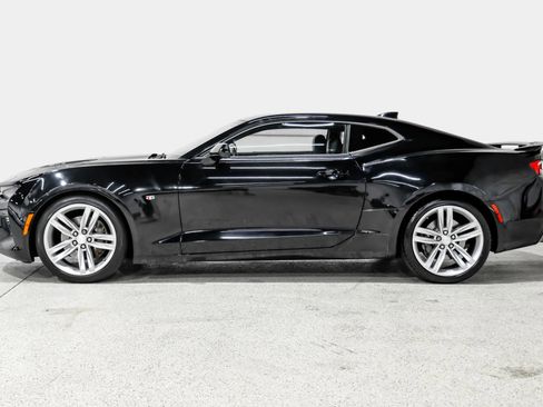 Used 2018 Chevrolet Camaro SS RWD image 9