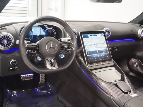 Used 2025 Mercedes-Benz SL 63 AMG S e Performance 4MATIC image 17