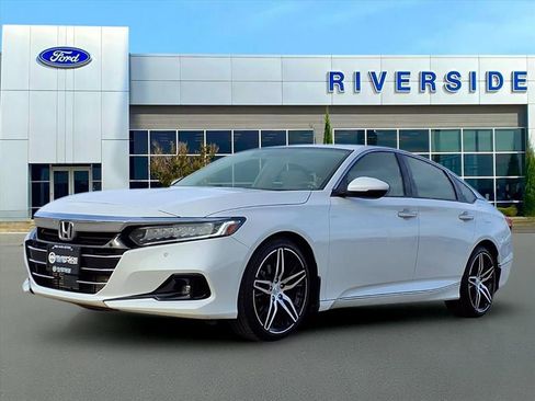 Used 2021 Honda Accord Touring image 3