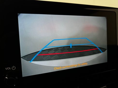 Certified 2025 Toyota Corolla SE w/ SE Package image 18