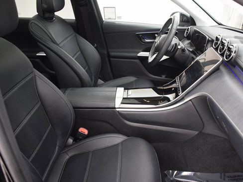 Used 2023 Mercedes-Benz GLC 300 image 16