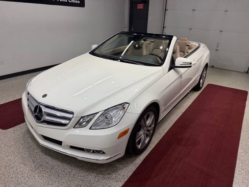 Used 2011 Mercedes-Benz E 350 Cabriolet image 4