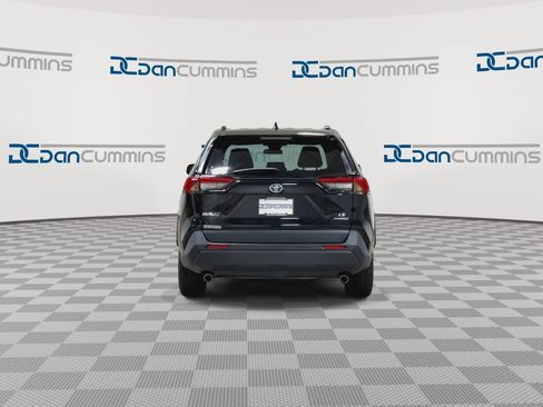 Used 2021 Toyota RAV4 LE AWD/4WD image 7