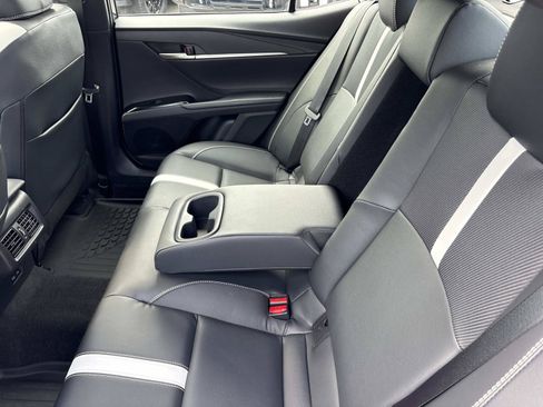 Used 2026 Toyota Camry SE FWD image 32