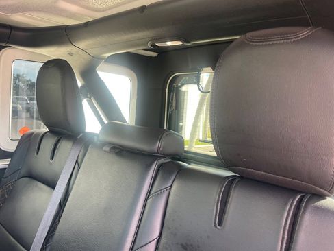 Used 2022 Jeep Wrangler Unlimited Sahara image 39