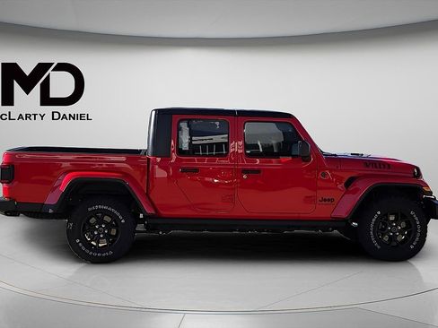 New 2025 Jeep Gladiator Willys image 6