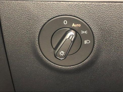 New 2026 Volkswagen Taos SEL image 23