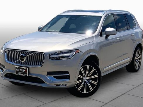 Used 2025 Volvo XC90 B5 Core AWD/4WD image 1