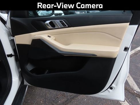 Used 2022 BMW X5 xDrive40i w/ Premium Package image 10