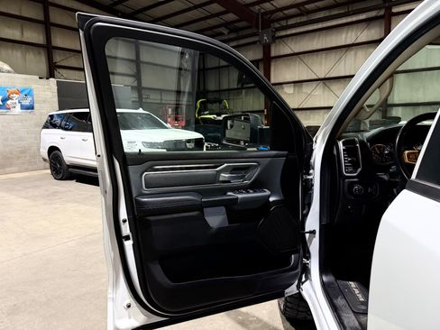 Used 2020 RAM 1500 Big Horn AWD/4WD image 11