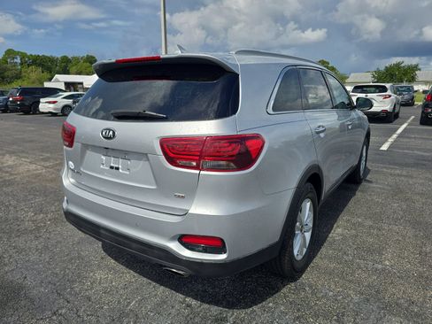 Used 2019 Kia Sorento FWD w/ LX Convenience Package image 4