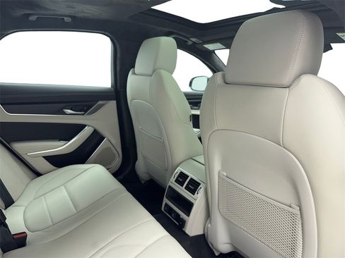 Used 2024 Jaguar XF R-Dynamic SE image 50