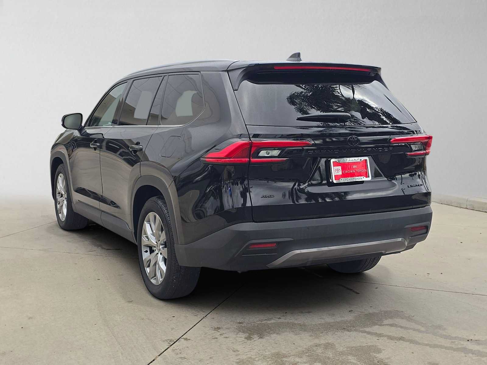 Certified 2024 Toyota Grand Highlander AWD image 5