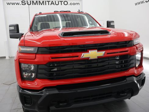 Used 2024 Chevrolet Silverado 2500 Custom w/ Custom Value Package AWD/4WD image 22