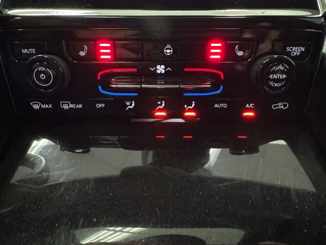 Used 2023 Jeep Grand Cherokee L Laredo AWD/4WD image 18