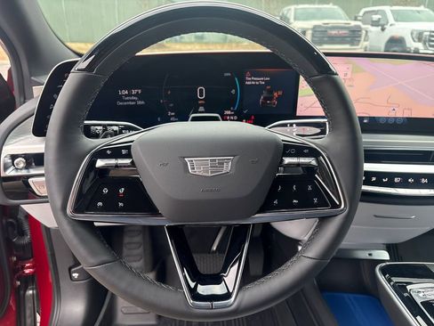 New 2025 Cadillac Lyriq Premium Luxury image 26