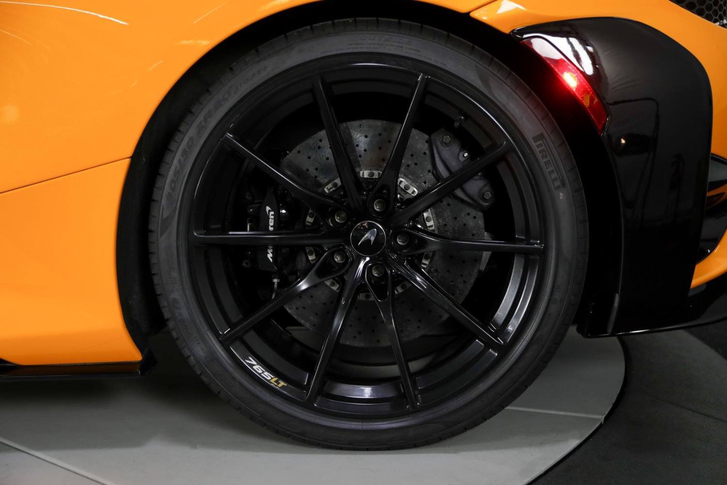 Used 2021 McLaren 765LT RWD image 23