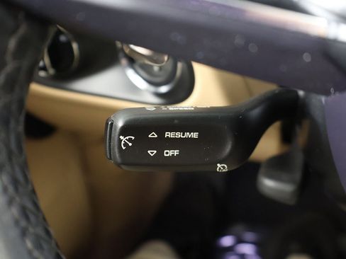 Used 2022 Porsche Macan image 40