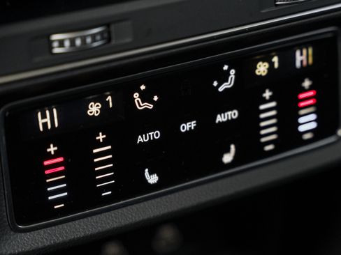 Used 2023 Audi Q7 Premium Plus w/ Premium Plus Package image 27