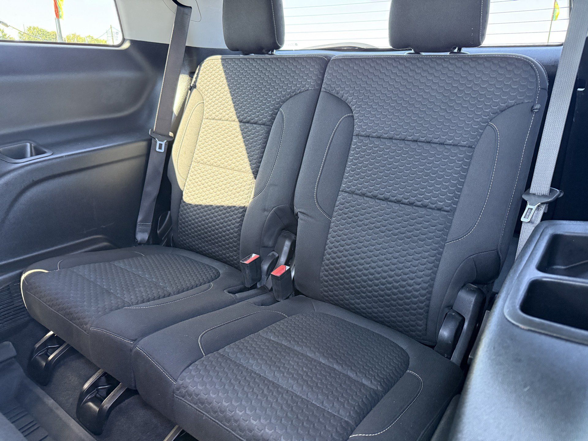 Used 2019 GMC Acadia SLE w/ LPO, Black Accent Package FWD image 31